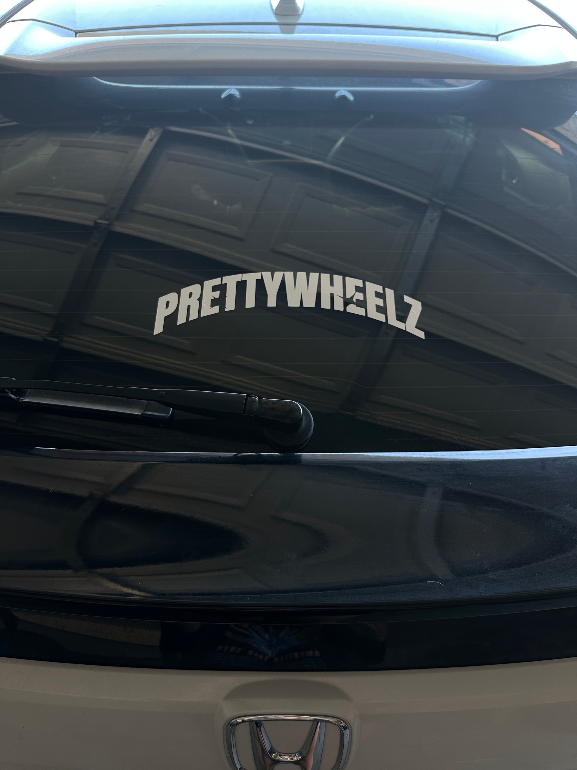 Pretty Wheelz "Curved" Logo Decal
