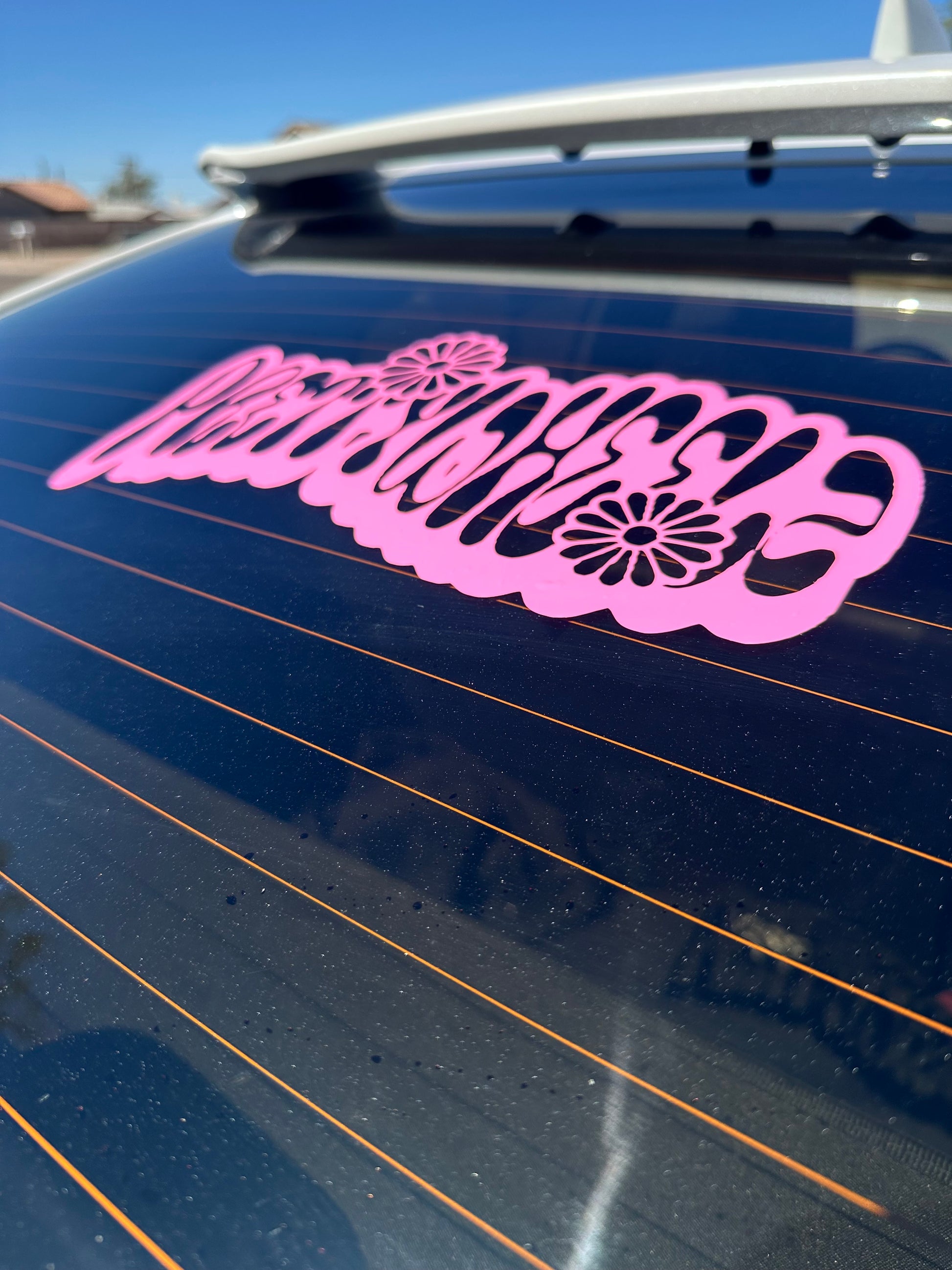 Pretty Wheelz "Groovy" Logo Decal