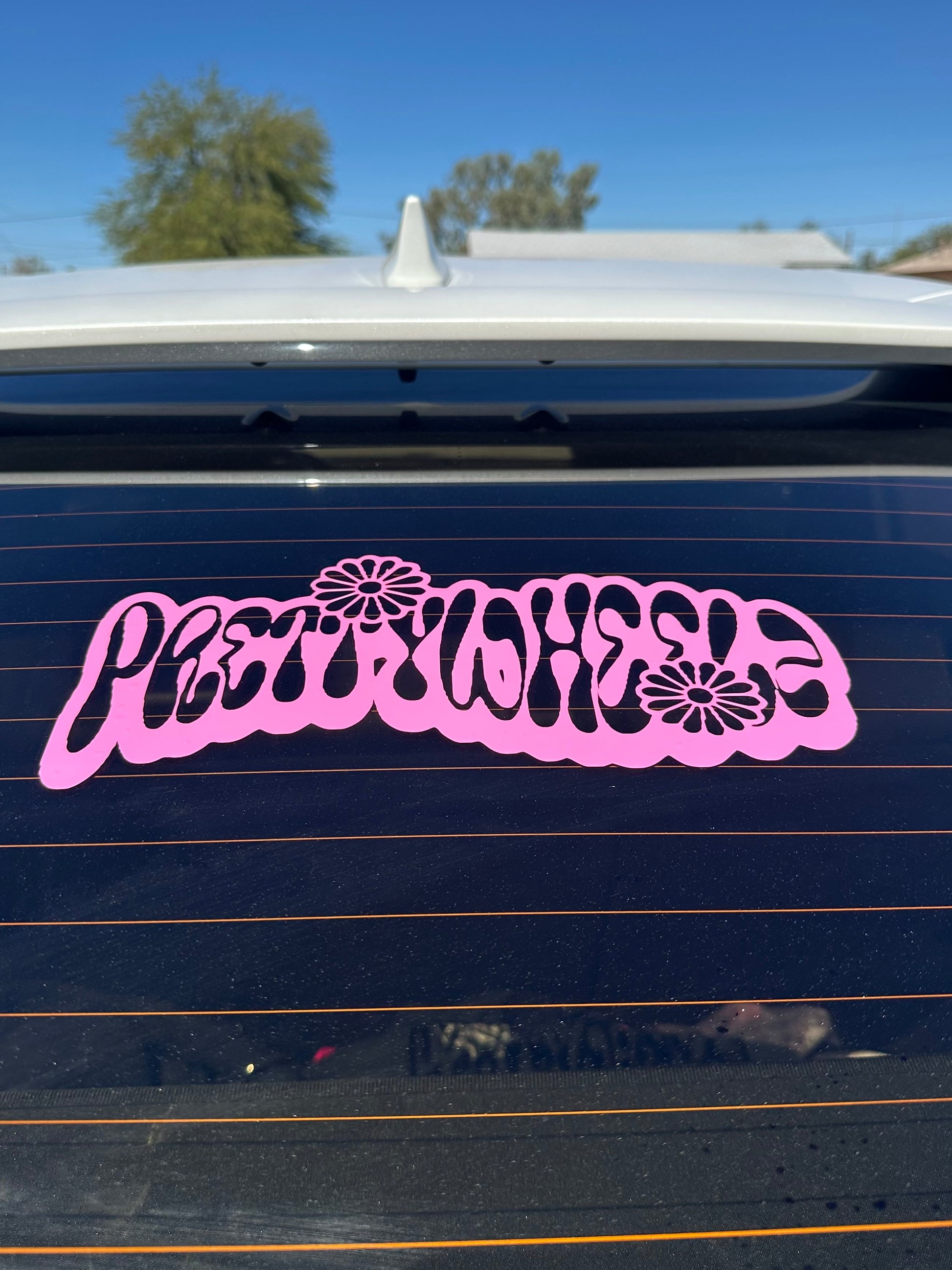 Pretty Wheelz "Groovy" Logo Decal